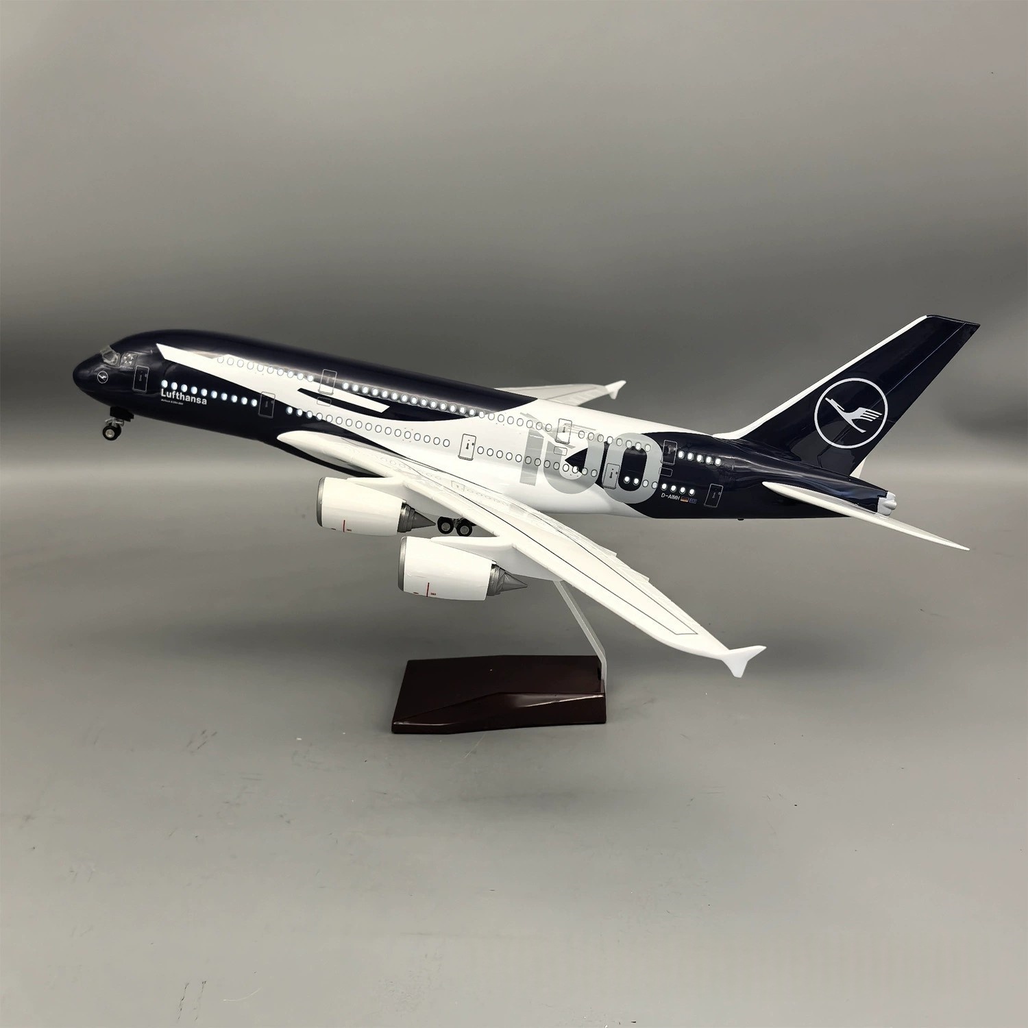 New 45cm Lufthansa A380 100 Ye - Party Games New Year 评论和价格