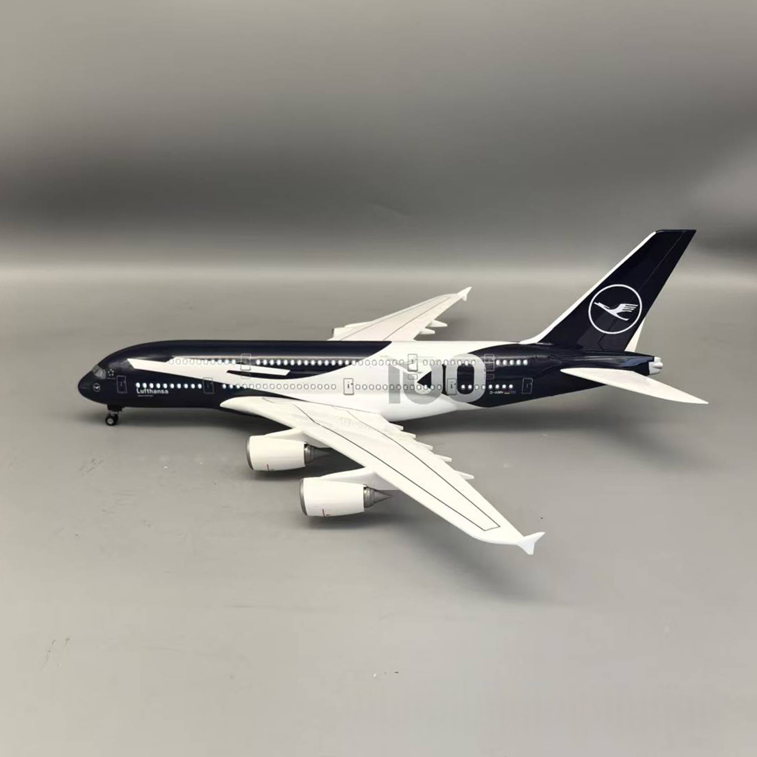 New 45cm Lufthansa A380 100 Ye - Party Games New Year 评论和价格