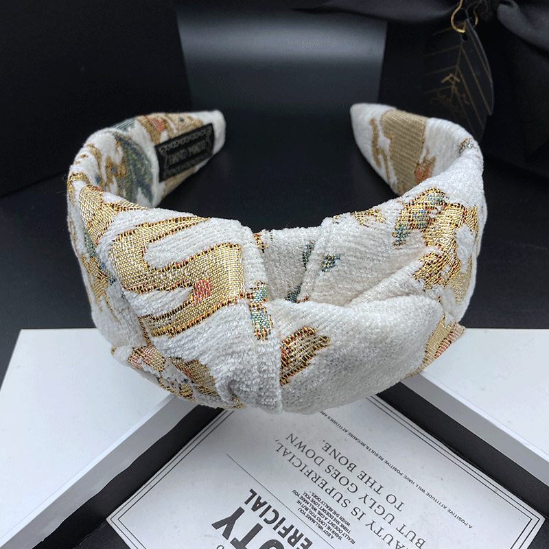 Fashionable Embroidery Hairpin - Ring Toss Outdoor 评论和价格